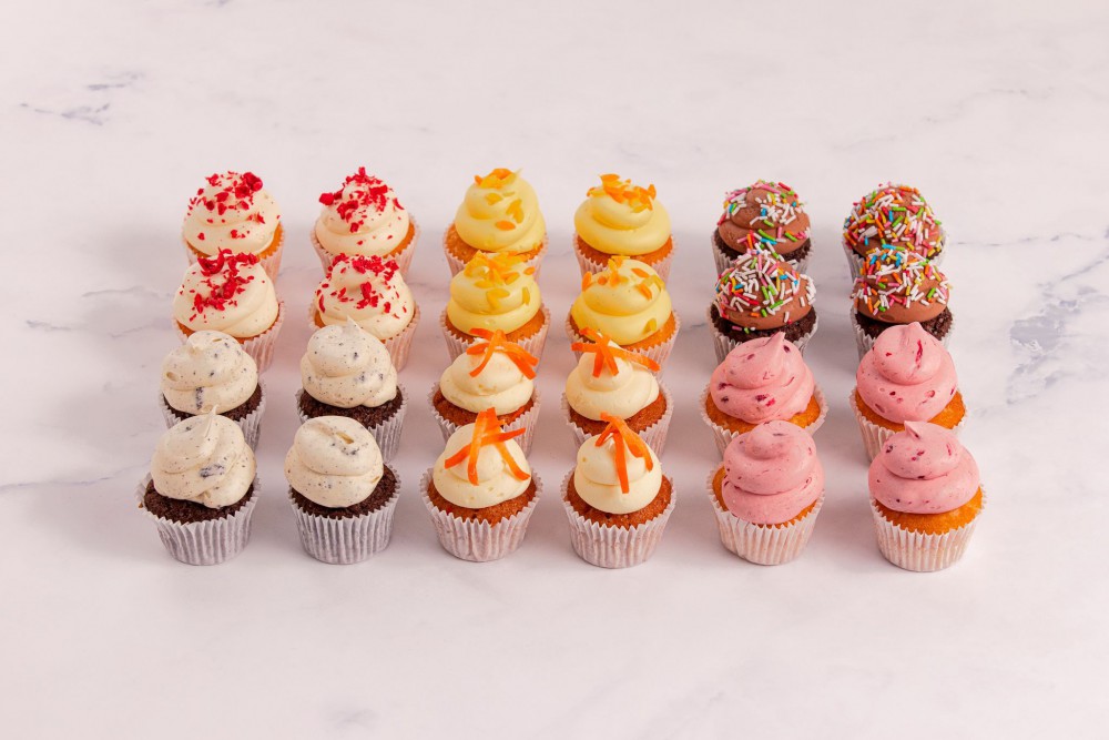 Geven van conjunctie Taart Brigade - Assorti Mini Cupcakes (24 stuks)